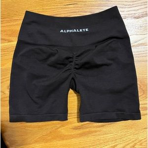 Alphalete amplify shorts 4.5”